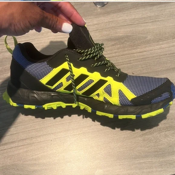 Adidas sneakers - Picture 3 of 4